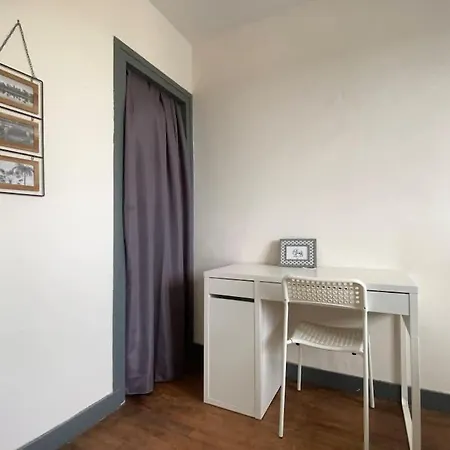 Apartment Joli T4 Avec Balcon, Place De Parking - Oradou