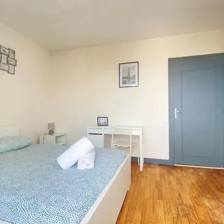 Apartment Joli T4 Avec Balcon, Place De Parking - Oradou