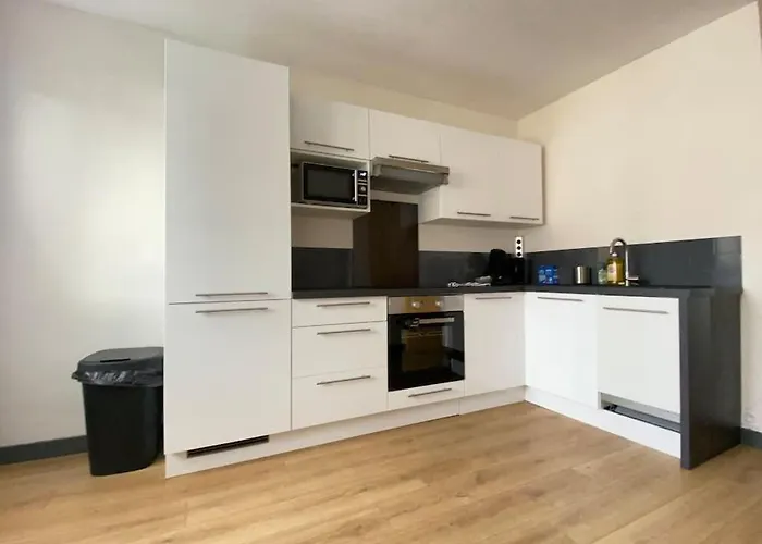 شقة Joli T4 Avec Balcon, Place De Parking - Oradou كليرمونت-فيراند