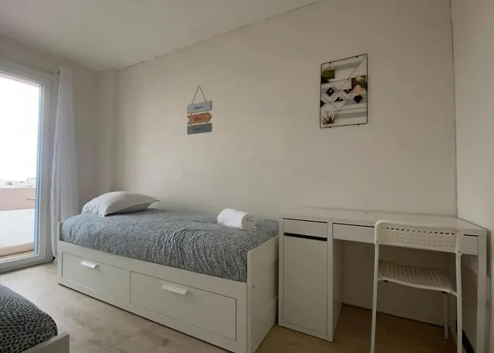 شقة Joli T4 Avec Balcon, Place De Parking - Oradou